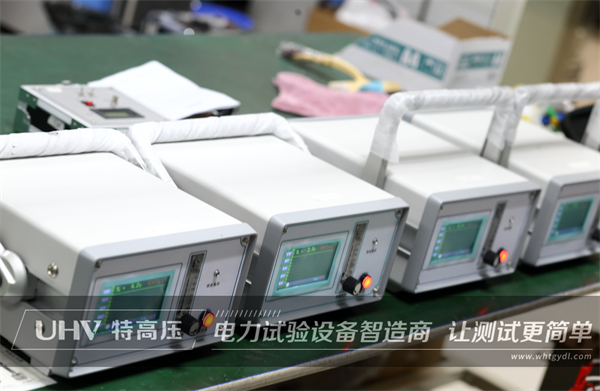 银娱优越会官网电力为客户提供技术支持，，，，，，，领导110kV变压器现场试验！(图2)